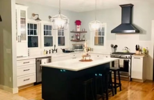 Huletts Landing House | Walk to Lake, Hot Tub, Beach, Boat launch, fire pit, marina, lake access, creek.