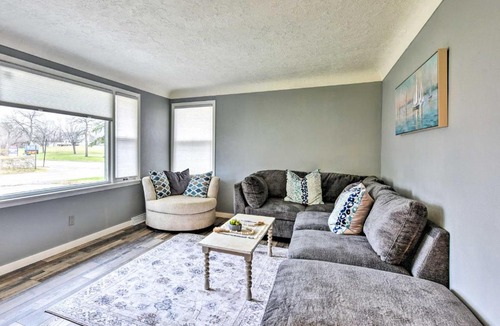 Pepin House | Walk to Lake Pepin Charming Retreat with Deck