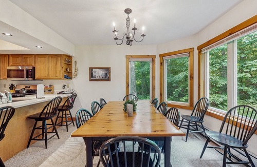North Troy Condo | Walk to lifts, Pump House waterpark, golf course & much more