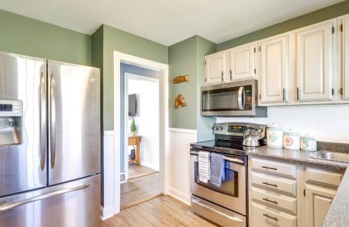 Mayfield House | Walk to Private Beach and Boat Launch Mayfield Home