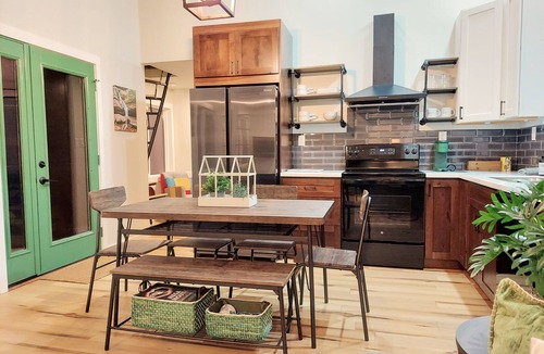 Chillicothe Cabin | Walk to State Park trails! Nature bathing + hot tub under the stars + firepit
