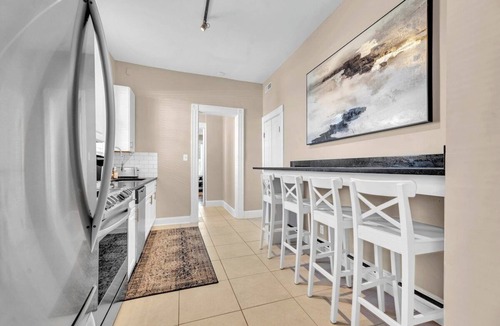 Walnut Hills Apartment | Warm and Spacious 2 Bedroom