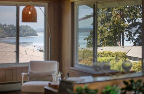 Oak Harbor House | Warm Upper Unit w/Amazing View @Whidbey Island