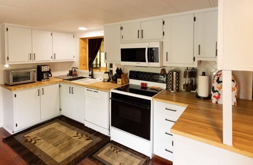 Minong Cabin | Wascott Cabin Tastefully Appointed