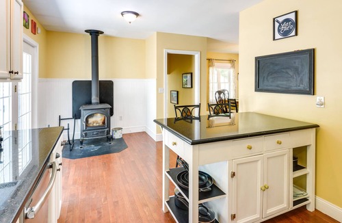 Washington House | Washington Getaway - 8 Mi to Pillsbury State Park!