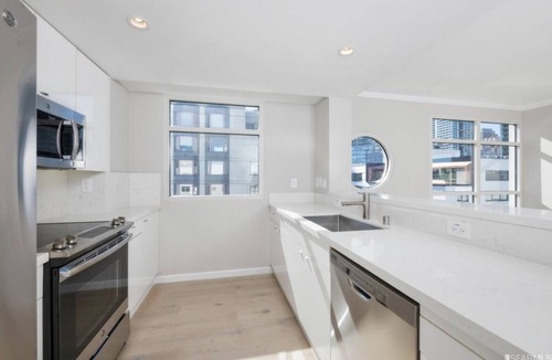 South Beach Apartment | Water view Modern Accessible Comfortable Corner Unit with ample light and sun