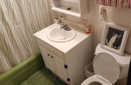 Waterbury Center Apartment | waterbury stowe studio with private entrance and outdoor hot tub