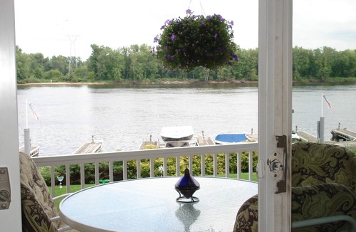 Wabasha Condo | Waterfront Condo steps from the Mississippi River