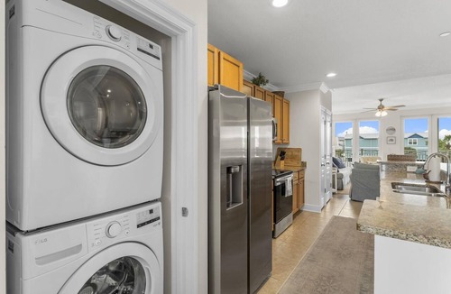 Mexico Beach Condo | Waterfront Condo w/Pool|Boat Slip in Mexico Beach