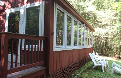 Fitzwilliam Cottage | Waterfront Cottage on Scenic Sportsman Pond