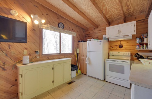 Hayward Cabin | Waterfront Nelson Lake Cabin w/Boat Dock!