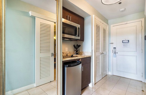 Key Biscayne Apartment | Waterfront resort suite - spa, tennis & dining