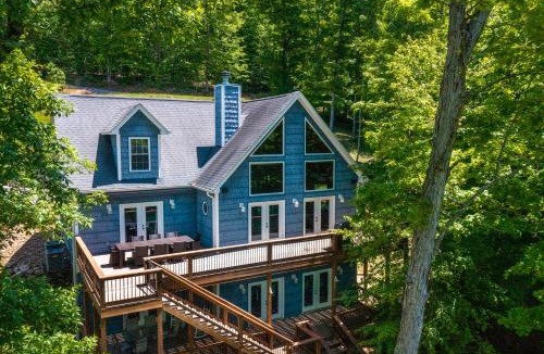 Maynardville House | Waterfront Retreat Sleeps 14 Theater Games Grill