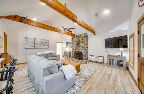 Texarkana House | Waterfront Texarkana Cabin: Tranquil Acreage