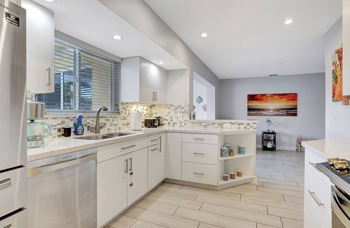 Pompano Isles House | Waterfront Villa – Gorgeous 4 BDR w/Private Pool and Dock, Close to Beach!