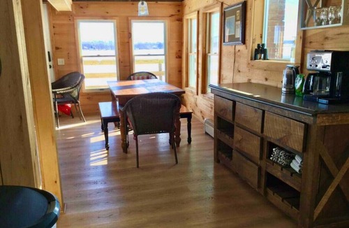 North Hero Cottage | Waters Edge! Right on the Lake.