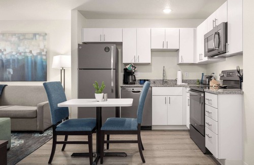 Plymouth Hotel | WaterWalk Extended Stay by Wyndham Minneapolis - Plymouth