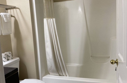 Prescott House | Weekly & Monthly Low Rates