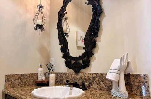 La Canada Flintridge Bed & Breakfast | Welcome to your serene hillside Bed & Breakfast retreat