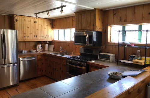 Craftsbury House | Well equipped cozy home sleeps 10 - hiking, biking, skiing & world class beer!