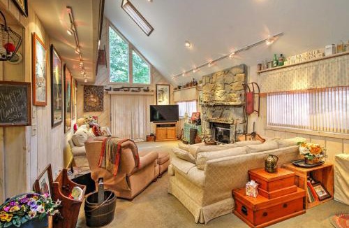 West Dover House | West Dover Vacation Rental with Hot Tub Near Mt Snow