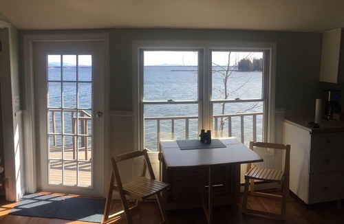 Town of Beekmantown Cottage | WhatAVu! ! Enjoy Watching the Boats or Hiking in the State Park!
