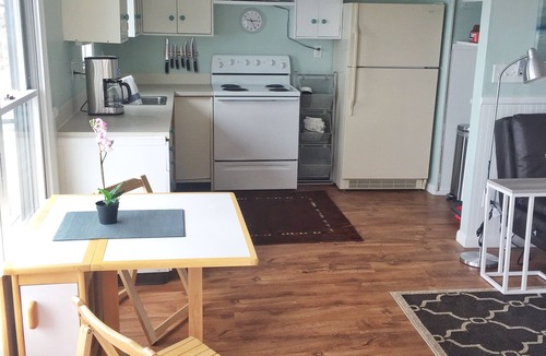 Town of Beekmantown Cottage | WhatAVu! ! Enjoy Watching the Boats or Hiking in the State Park!