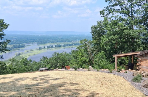 De Soto Cabin | Whispering Winds Sleep 2 Hot Tub, Whispering Winds Sleeps 2 Hot Tub