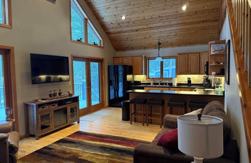 Chetek Cabin | WhistleHaven A cozy lakeside 3-bedroom, 2 bathroom cabin on Prairie Lake, Chetek