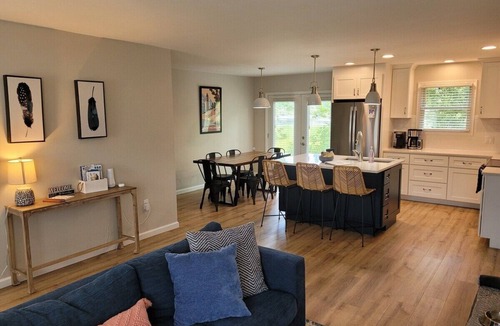 Elberta House | White Birch - Riverfront and Newly-Remodeled! Great Location!