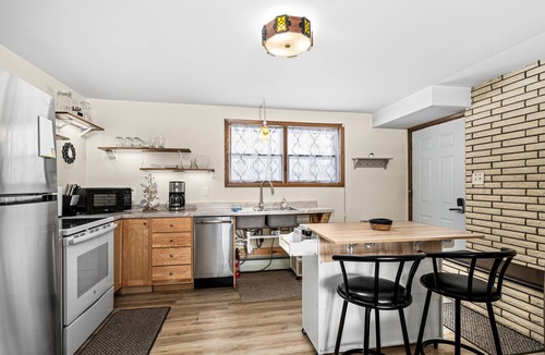 Billings Park House | Whitehouse Retreat Suite | Near River & Duluth
