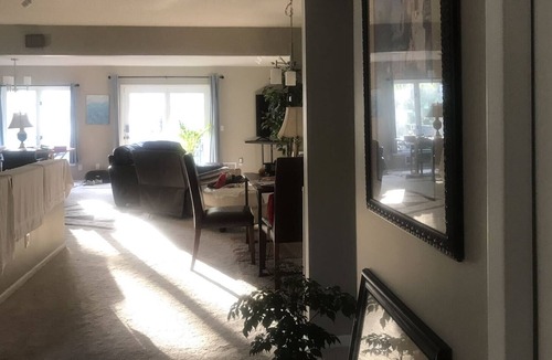 East Bloomington House | Whole home with spacious kitchen cozy fireplace by airport mall of American