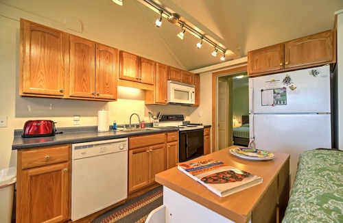 Isle La Motte House | 'Willow Point' ~ Lake Champlain House w/2 Kayaks!