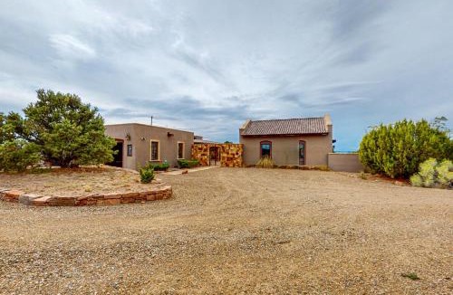 Eldorado at Santa Fe House | Windy Acres Retreat