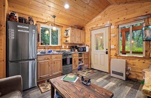 Paradise Estates House | Wolverine Den