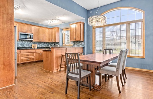 Rosemount House | Wonderful home in prime Rosemount location.nn