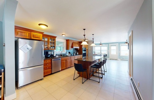 St. Albans House | Wonderful multi-level home right on lake with WiFi, private washer/dryer, & deck