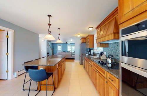 St. Albans House | Wonderful multi-level home right on lake with WiFi, private washer/dryer, & deck