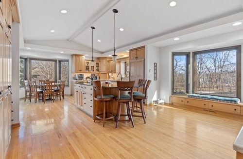 Stillwater House | Woodland Retreat 5 minutes to Downtown Stillwater great amenities & pet friendly