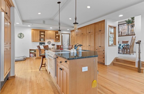 Stillwater House | Woodland Retreat 5 minutes to Downtown Stillwater great amenities & pet friendly