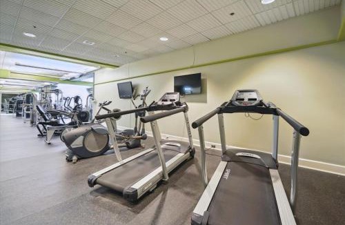 Killington House | Woods V17 2-Bed & Loft with Fireplace, whirlpool tub, and sports center