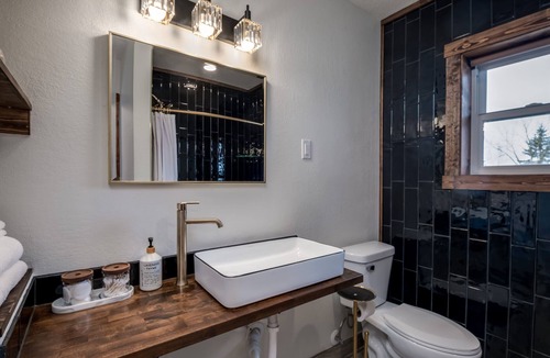 Prescott Hotel | Work & Stay | Free Parking | Simple Comfort