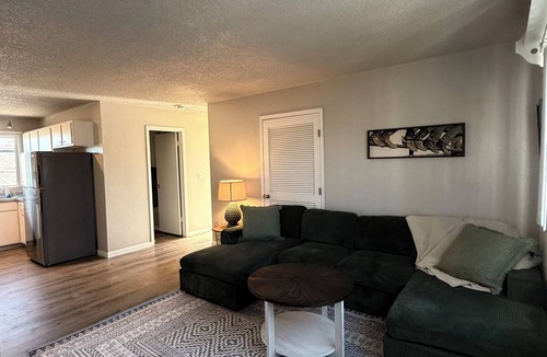 Gillette Apartment | Workman’s Rest Pt. 2 – Quiet Upstairs 2BR for Working Travelers