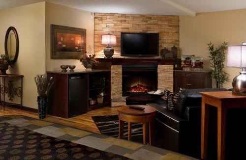 South Loop Hotel | Wyndham Bloomington - Mall of America
