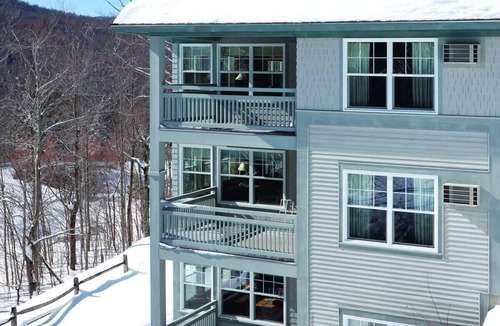 Jeffersonville Condo | Wyndham Smugglers' Notch | 1BR/1BA King Bed Suite