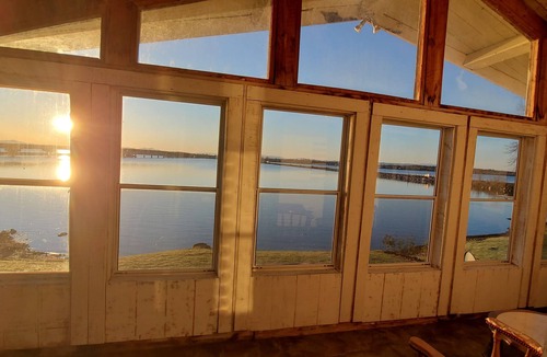 West Swanton House | Year-Round: Amazing Sunrises, 150ft Shore, Private Boat Launch/Dock, Hot Fishing