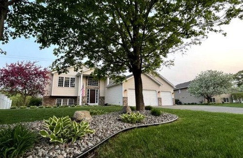 Lino Lakes House | Young Family Equipped Home