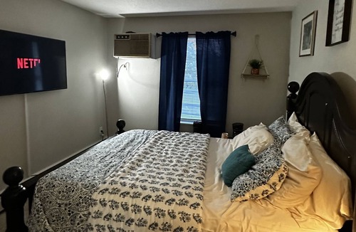 West Bloomington Condo | Your Poolside Getaway: 2BR/2BA Condo w/Games, free parking, gym, & playground