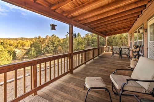 20 Mi to Taos Ski Valley: Secluded Mtn-View Cabin!