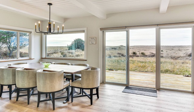 3-acre Oceanfront Home: Game Room & Fire Pit!